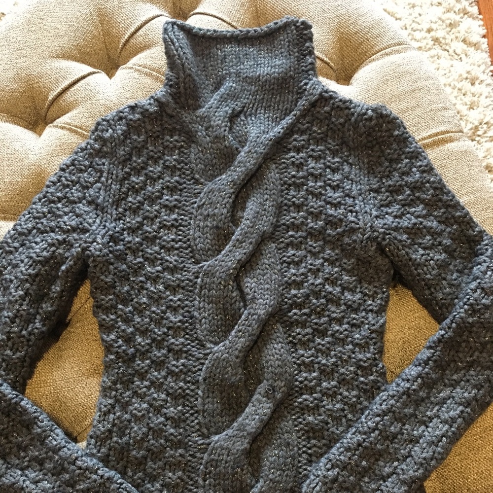 EUC sparkly sweater. Moda international (VS). Xs